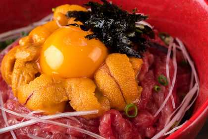 人気ユッケ丼